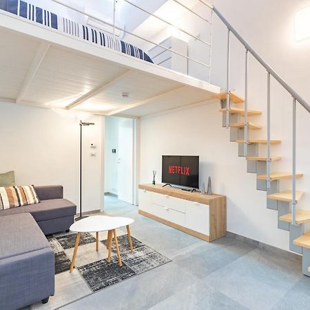 فيلا Exclusive Loft Crocetta - Free Private Parking & Wi-Fi - 5 Min To Metro Nizza - Ac تورينو المظهر الخارجي الصورة