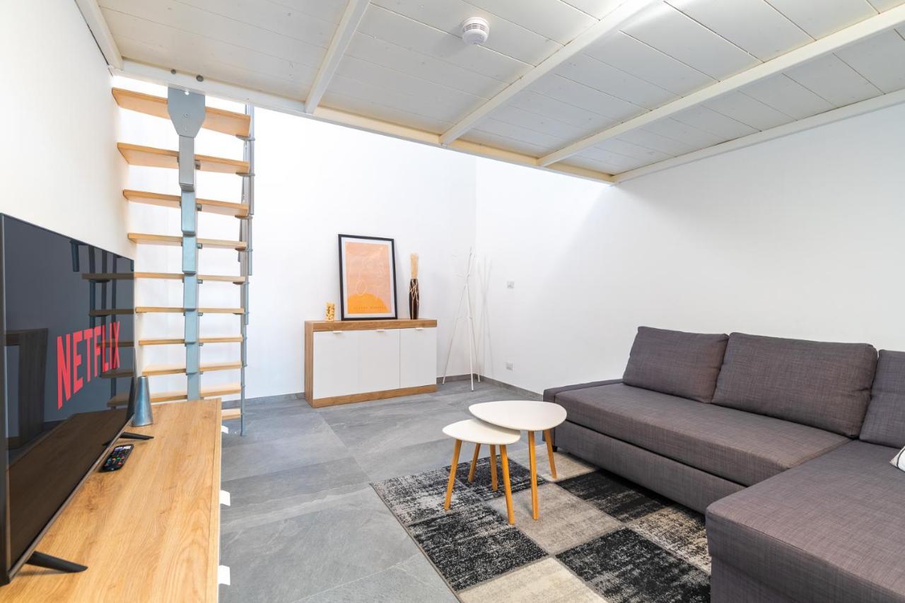 فيلا Exclusive Loft Crocetta - Free Private Parking & Wi-Fi - 5 Min To Metro Nizza - Ac تورينو المظهر الخارجي الصورة